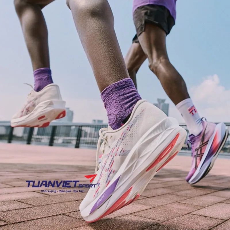 Giày Chạy Bộ Nam Asics Sonicblast 1011C083-100