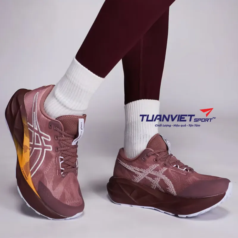 Giày Chạy Bộ Nữ Asics Novablast 5 TR 1012B911-600