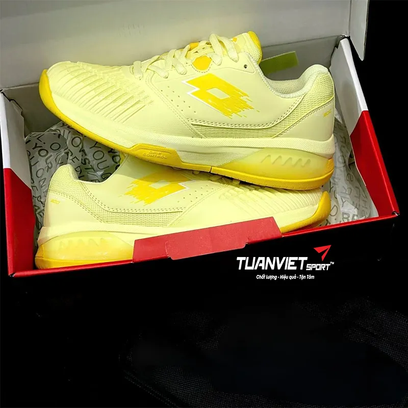 H&igrave;nh ảnh thực tế của Gi&agrave;y Pickleball/Tennis Nữ Lotto Raptor 300 - V&agrave;ng