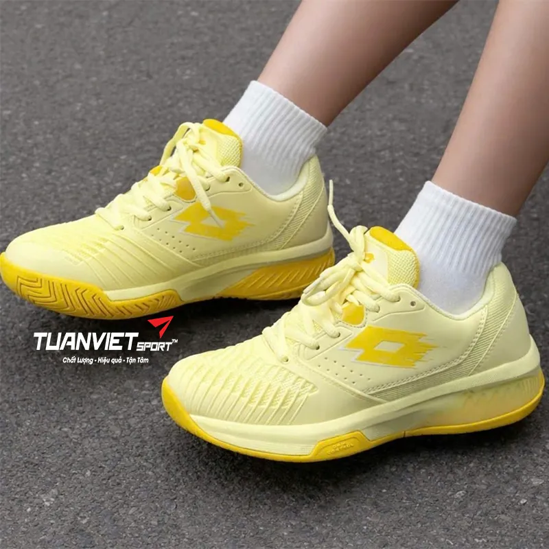 H&igrave;nh ảnh thực tế của Gi&agrave;y Pickleball/Tennis Nữ Lotto Raptor 300 - V&agrave;ng