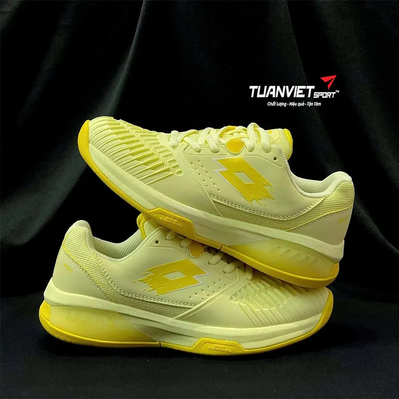 H&igrave;nh ảnh thực tế của Gi&agrave;y Pickleball/Tennis Nữ Lotto Raptor 300 - V&agrave;ng