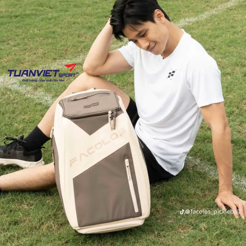 Một số hình ảnh thực tế của Balo Pickleball Facolos Smash - Mocha Beige