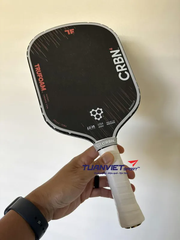 H&igrave;nh ảnh thực tế của Vợt Pickleball CRBN⁴ TruFoam Barrage
