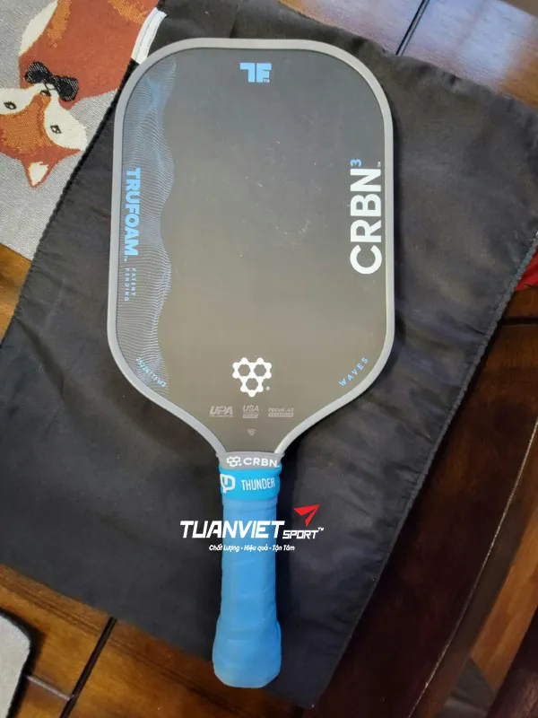 Hình ảnh thực tế của Vợt Pickleball CRBN³ TruFoam Waves Elongated