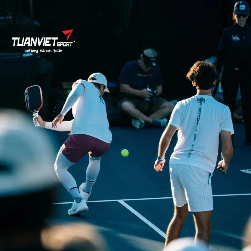 Hình ảnh thực tế của Vợt Pickleball JOOLA Perseus Pro V Ben Johns Blaze Red 16mm