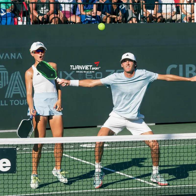 Hình ảnh thực tế của Vợt Pickleball Joola x Razer Perseus Pro IV 16mm - Limited Edition trên sân