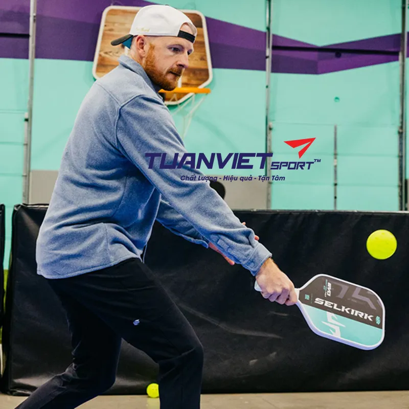 bo-vot-pickleball-selkirk-dude-perfect-trickshot-4