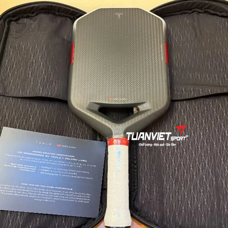 H&igrave;nh ảnh thực tế Vợt Pickleball Selkirk Labs Tesla Plaid