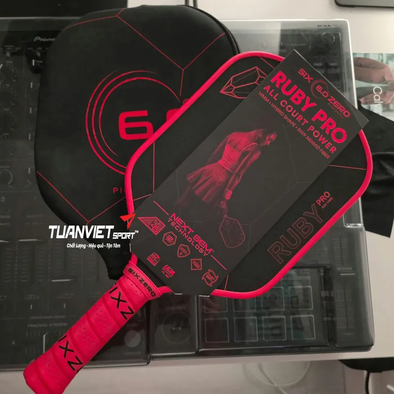Một số hình ảnh thực tế của Vợt Pickleball Six Zero Ruby Pro 14mm