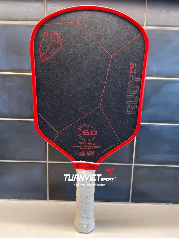 Một số hình ảnh thực tế của Vợt Pickleball Six Zero Ruby Pro 14mm