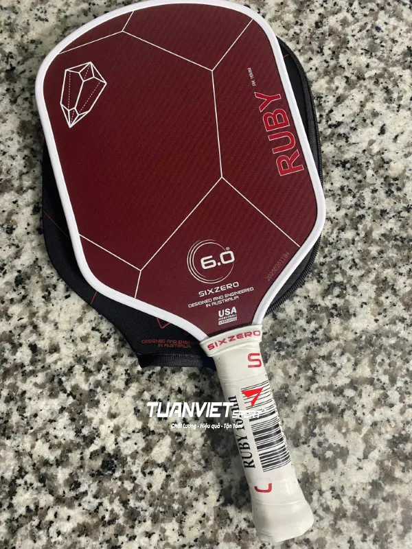 Một số hình ảnh thực tế của Vợt Pickleball Six Zero Ruby