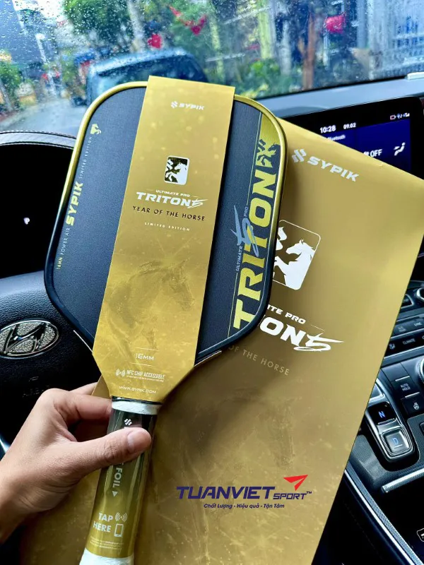 H&igrave;nh ảnh thực tế của Vợt Pickleball Sypik Triton 5 Year Of The Horse - Limited Edition
