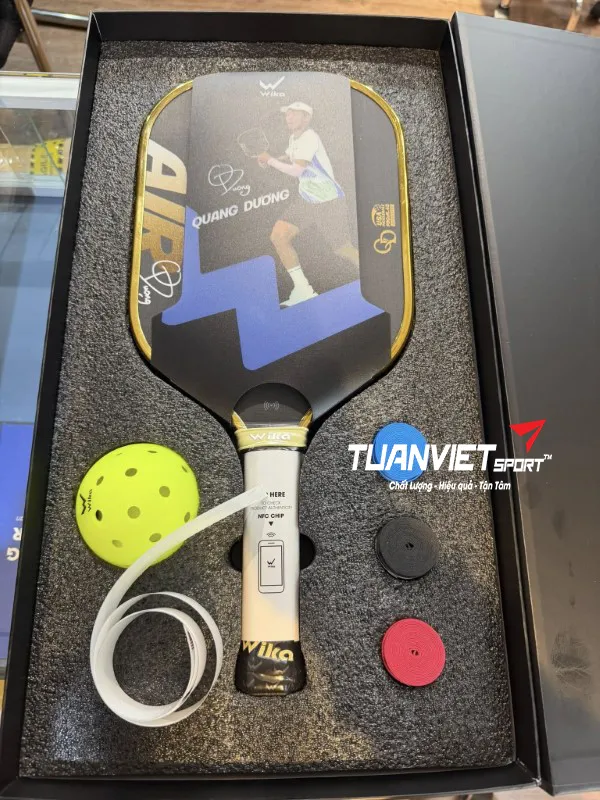 H&igrave;nh ảnh thực tế của Vợt Pickleball Wika Quang Dương Air - V&agrave;ng