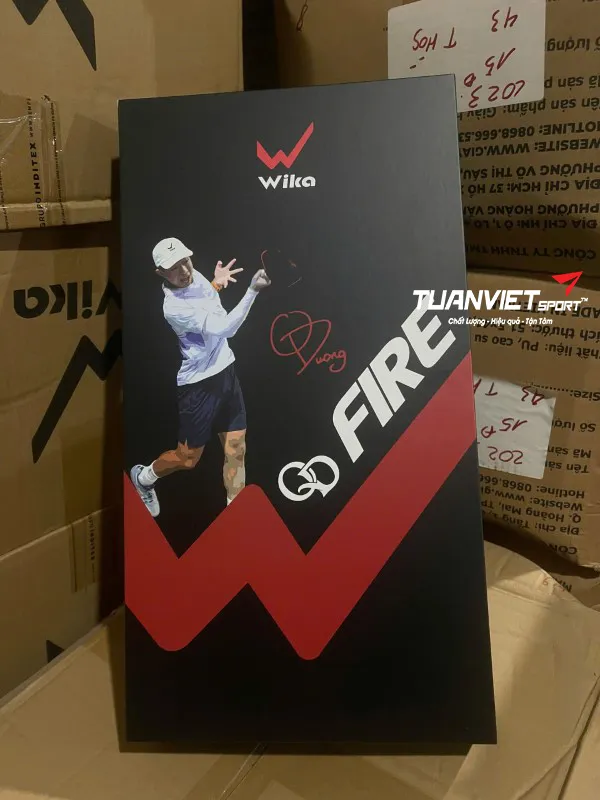 H&igrave;nh ảnh thực tế của Vợt Pickleball Wika Quang Dương Fire - Đỏ