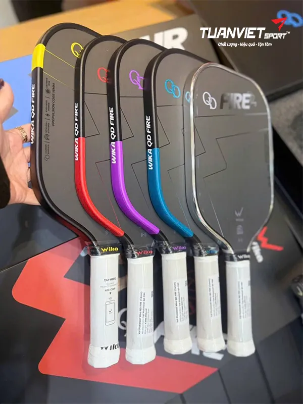 H&igrave;nh ảnh thực tế của Vợt Pickleball Wika Quang Dương Fire