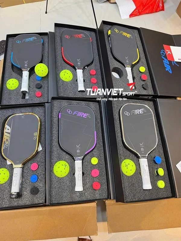 H&igrave;nh ảnh thực tế của Vợt Pickleball Wika Quang Dương Fire