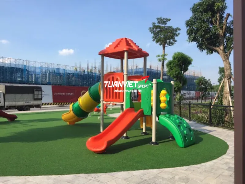 H&igrave;nh ảnh thực tế của Cụm vận động cầu tuột ống nhựa LLDPE NIK124060M