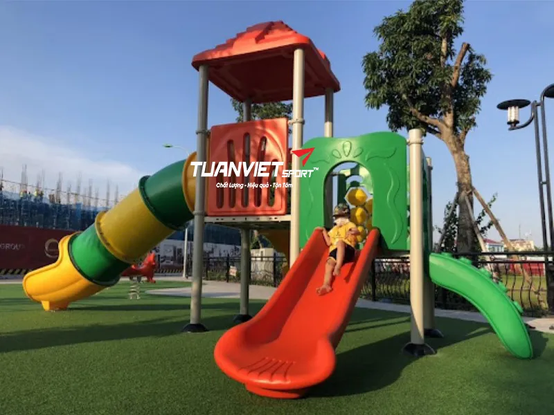 H&igrave;nh ảnh thực tế của Cụm vận động cầu tuột ống nhựa LLDPE NIK124060M