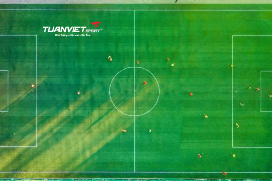 chiều dài sân bóng đá 11 người chuẩn quốc tế