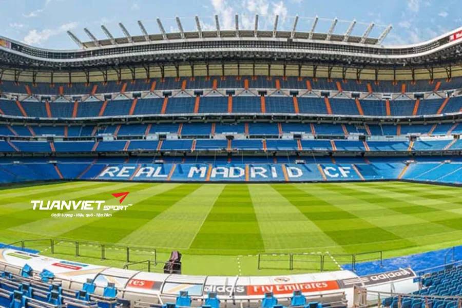 k&iacute;ch thước s&acirc;n 11 người - S&acirc;n Santiago Bernab&eacute;u