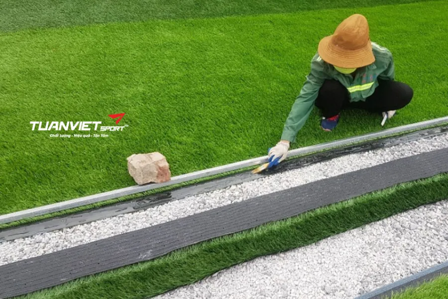 thi công sân bóng đá cỏ tự nhiên