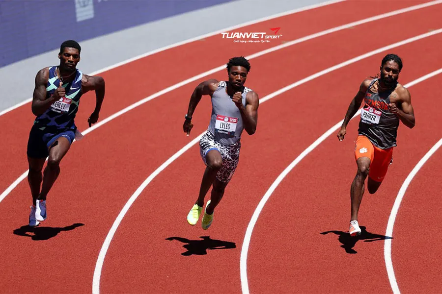 Quy tr&igrave;nh thi c&ocirc;ng đường chạy điền kinh 7 lớp chuẩn quốc tế