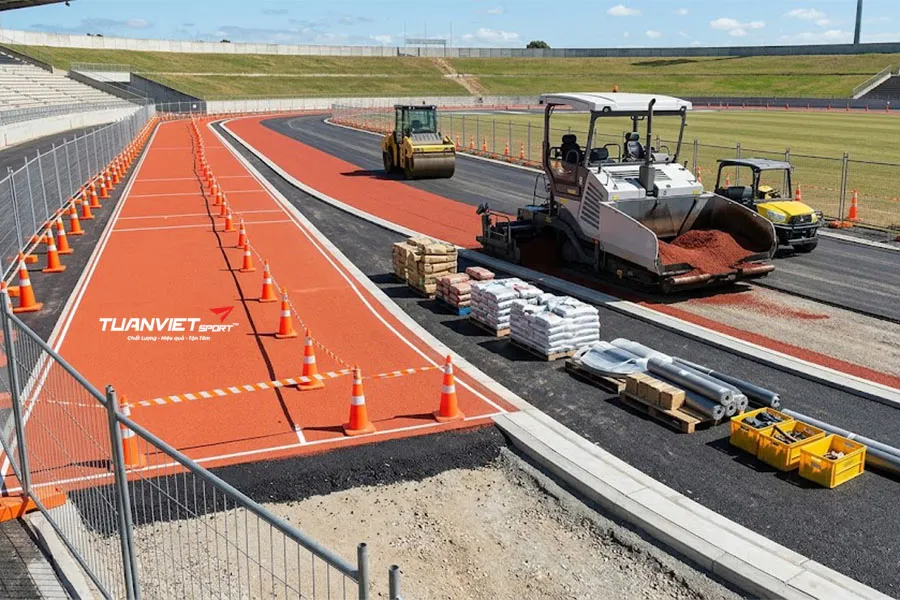 Thi công đường chạy điền kinh cần lưu ý gì để tối ưu hiệu suất và độ bền?