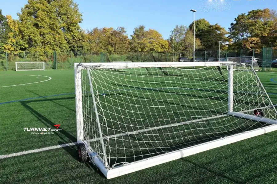 Chi ph&iacute; v&agrave; quy tr&igrave;nh thi c&ocirc;ng lưới s&acirc;n b&oacute;ng đ&aacute; mini đ&uacute;ng ti&ecirc;u chuẩn