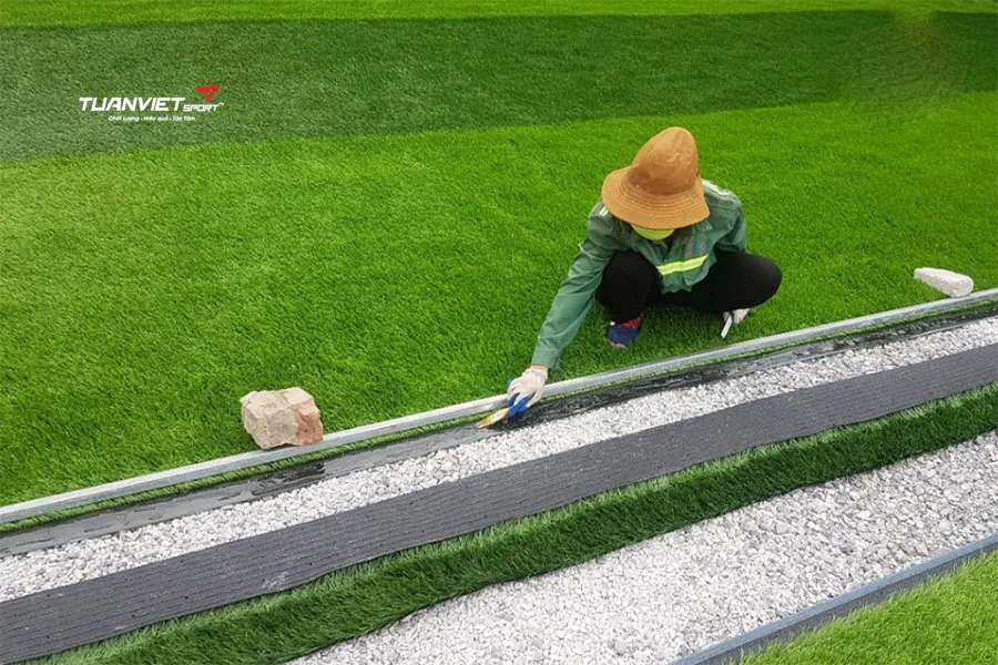 Những hạng mục thi c&ocirc;ng s&acirc;n b&oacute;ng cỏ nh&acirc;n tạo quan trọng cần biết