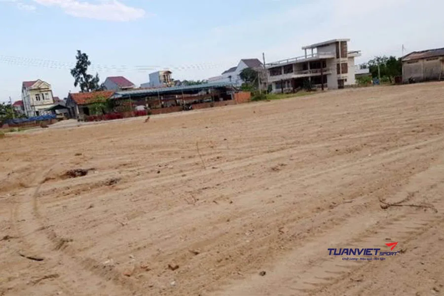 Quy tr&igrave;nh thi c&ocirc;ng s&acirc;n b&oacute;ng đ&aacute; nh&acirc;n tạo cho trường học đạt chuẩn v&agrave; an to&agrave;n