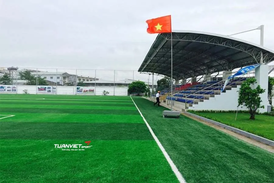 Thi C&ocirc;ng S&acirc;n B&oacute;ng Đ&aacute;: Tổng Quan To&agrave;n Bộ Quy Tr&igrave;nh V&agrave; Hạng Mục