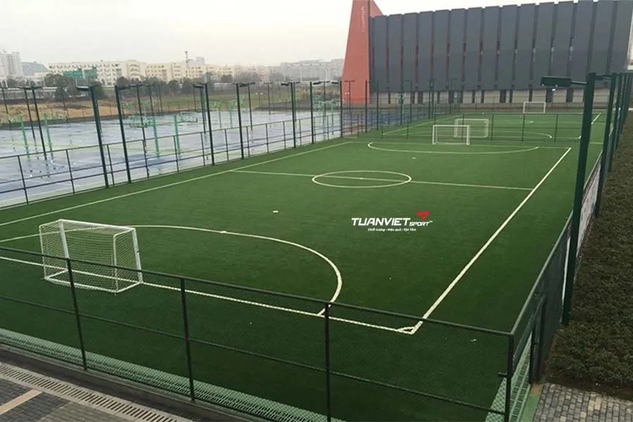 Thi C&ocirc;ng S&acirc;n B&oacute;ng Đ&aacute;: Tổng Quan To&agrave;n Bộ Quy Tr&igrave;nh V&agrave; Hạng Mục