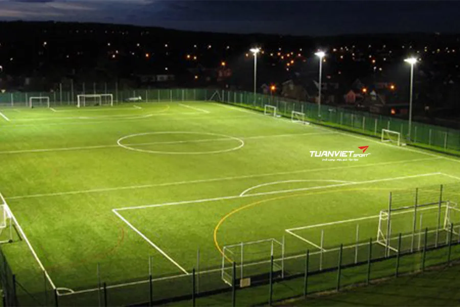 Thi C&ocirc;ng S&acirc;n B&oacute;ng Đ&aacute;: Tổng Quan To&agrave;n Bộ Quy Tr&igrave;nh V&agrave; Hạng Mục