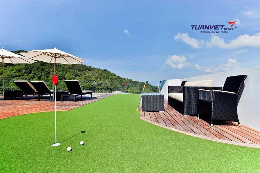 &Yacute; tưởng thiết kế s&acirc;n cỏ nh&acirc;n tạo kết hợp s&acirc;n b&oacute;ng mini tại resort