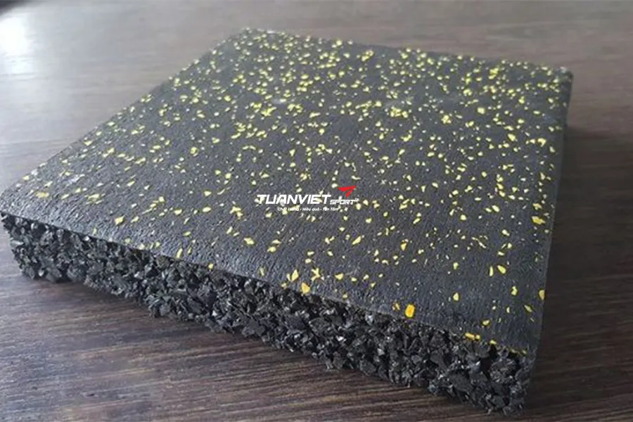 Gạch cao su là gì? Ưu nhược điểm và ứng dụng thực tế chi tiết