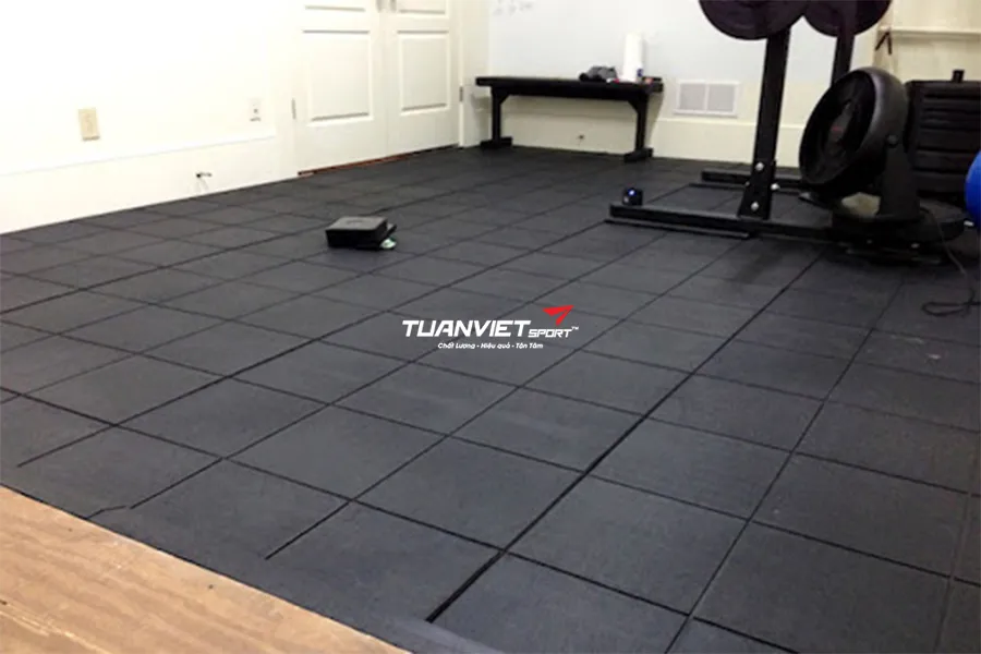 Gạch cao su là gì? Ưu nhược điểm và ứng dụng thực tế chi tiết