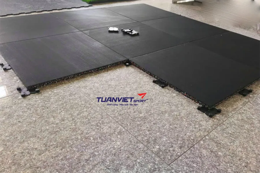 Gạch cao su là gì? Ưu nhược điểm và ứng dụng thực tế chi tiết