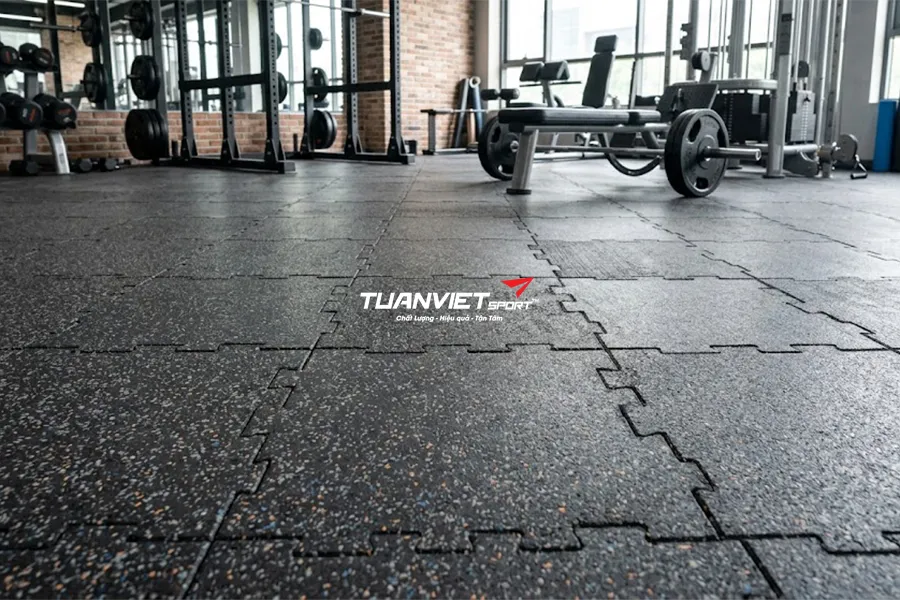 Kinh nghiệm chọn và lắp đặt gạch cao su bền đẹp an toàn