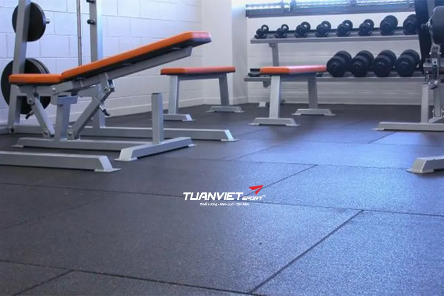 Kỹ thuật thi công thảm cao su phòng gym đúng chuẩn
