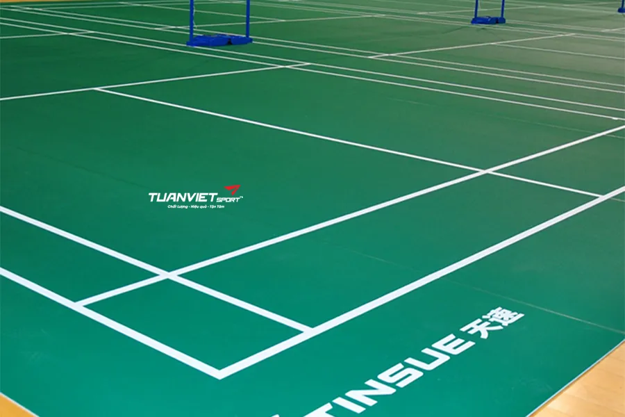 Báo giá làm sân cầu lông chi tiết theo từng hạng mục thi công