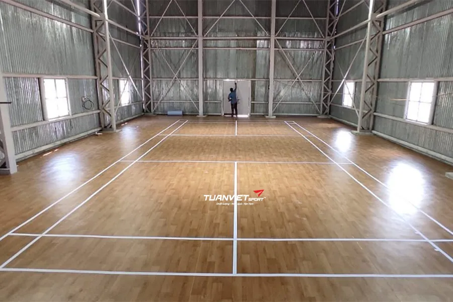 C&aacute;c loại mặt s&acirc;n cầu l&ocirc;ng phổ biến hiện nay v&agrave; c&aacute;ch chọn ph&ugrave; hợp