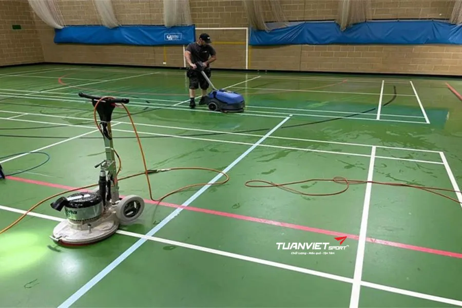 Thi công sân cầu lông cần chú ý những gì để đạt chuẩn và bền lâu