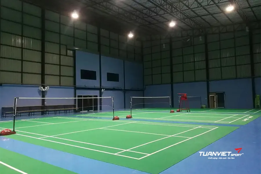 Toàn bộ chi phí xây dựng sân cầu lông trong nhà và những khoản dễ phát sinh nhất