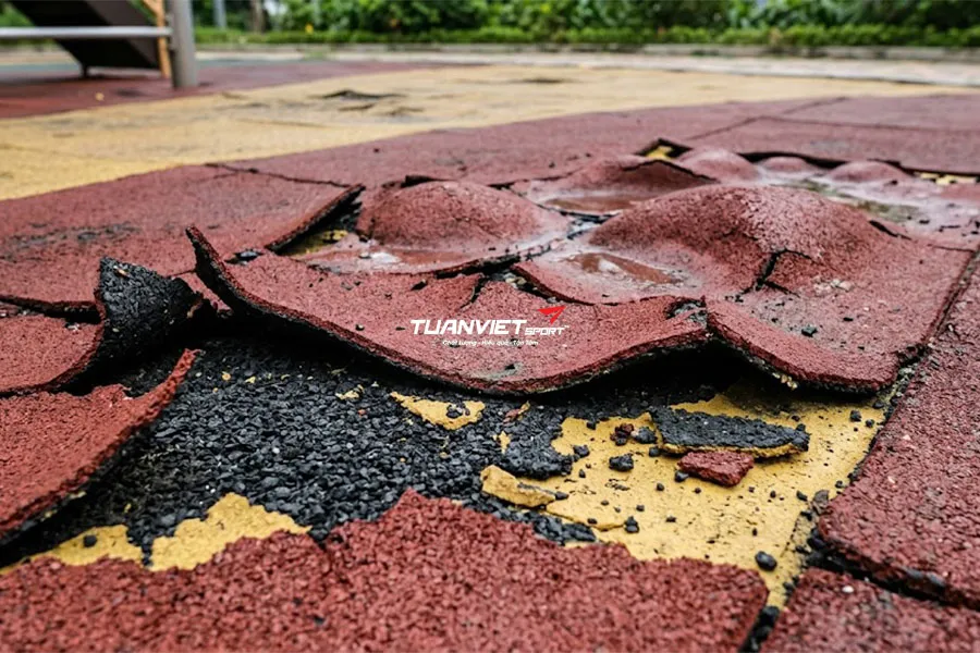 Lỗi thi c&ocirc;ng s&agrave;n cao su EPDM thường gặp v&agrave; c&aacute;ch xử l&yacute; hiệu quả