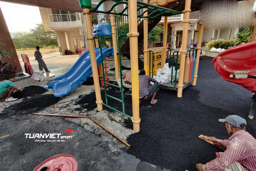 Thi c&ocirc;ng thảm cao su EPDM cho s&acirc;n chơi trẻ em an to&agrave;n