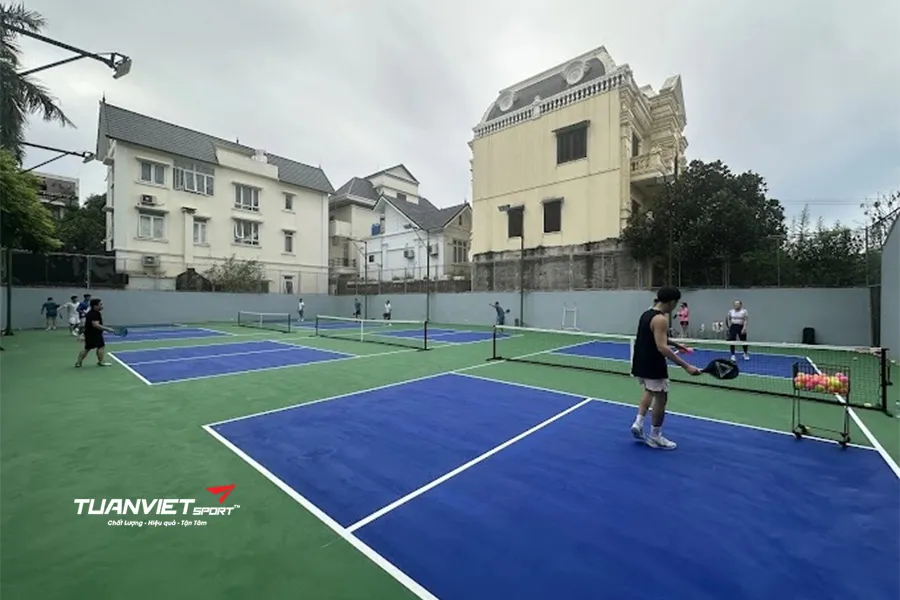 Hướng dẫn cải tạo s&acirc;n cũ th&agrave;nh s&acirc;n pickleball từ A đến Z