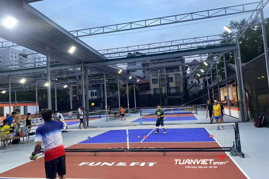 Thiết kế mái che sân Pickleball chuẩn kỹ thuật và tối ưu chi phí