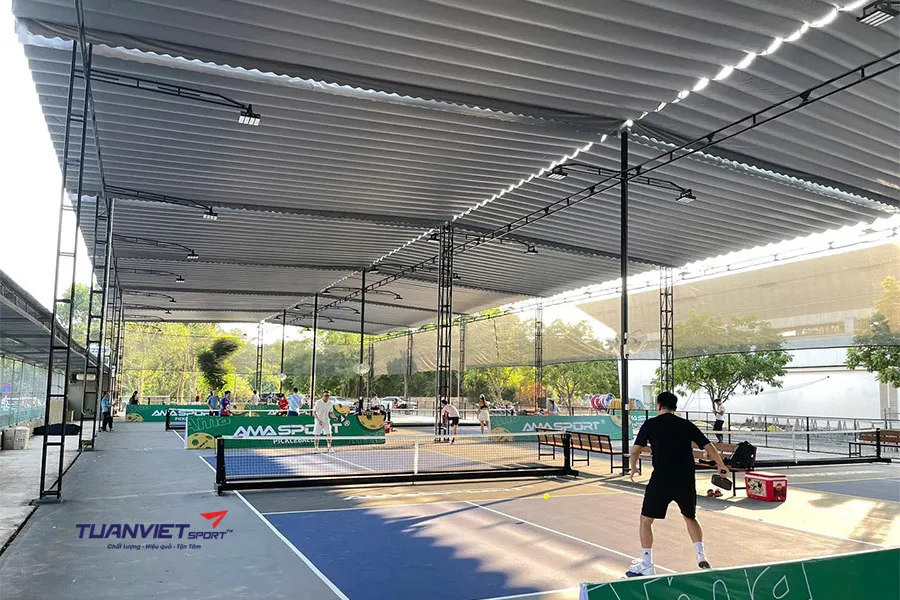 Thiết kế mái che sân Pickleball chuẩn kỹ thuật và tối ưu chi phí