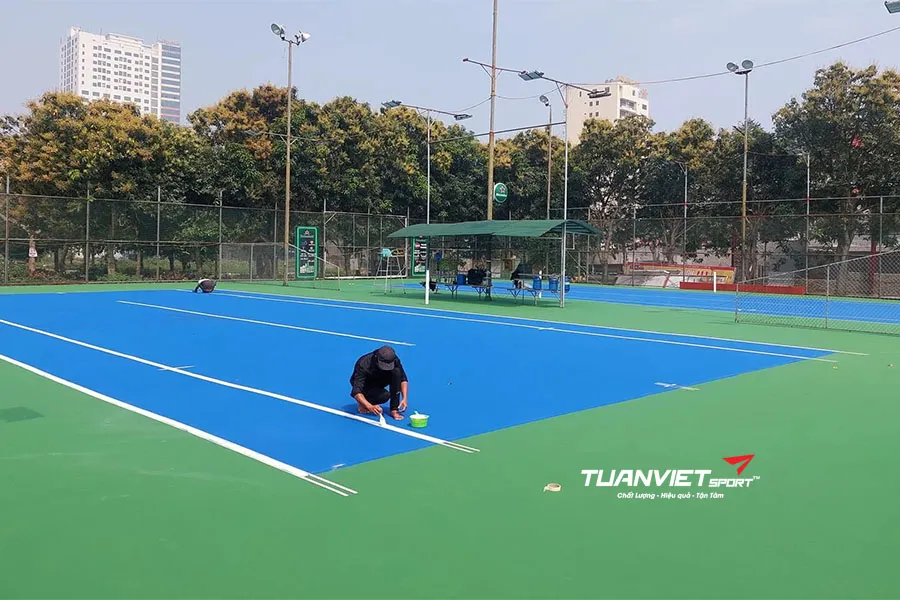 C&aacute;ch sơn lại s&acirc;n tennis chuẩn kỹ thuật