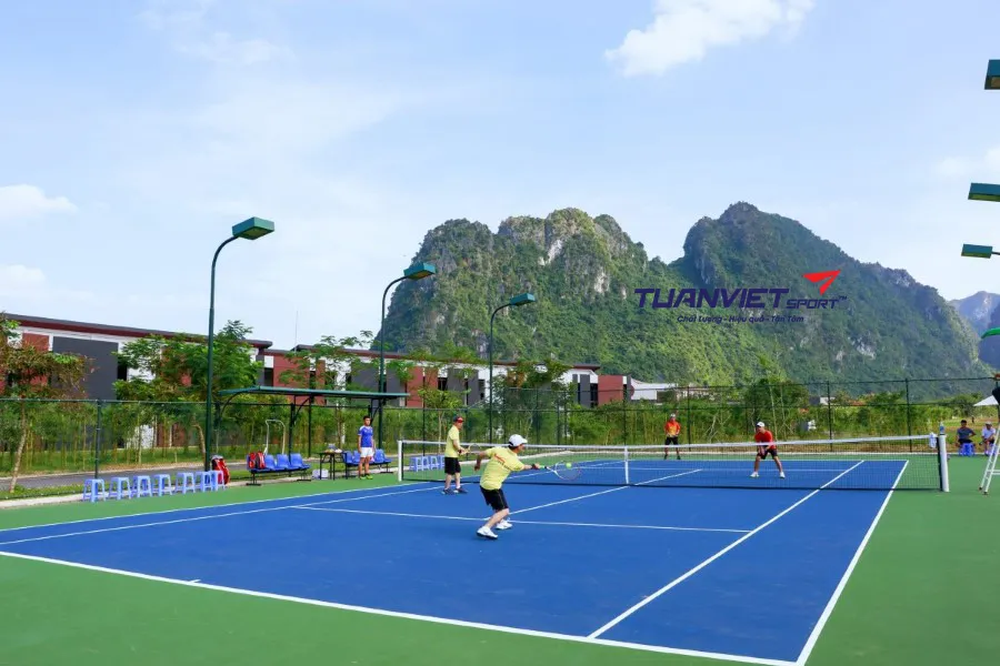 thi công sơn sân tennis
